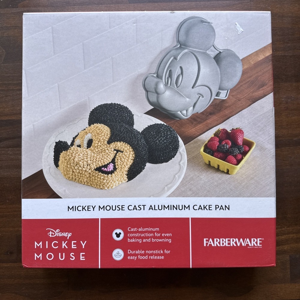 New~ FARBERWARE Disney Mickey Mouse Cast Aluminum Cake Pans. Nonstick